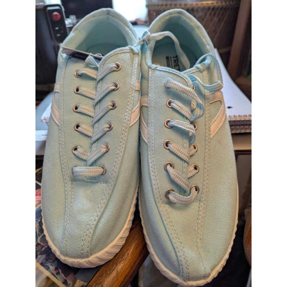 Women's Tretorn NWT Size 11 Mint Green Canvas Sneakers Made In Sweden